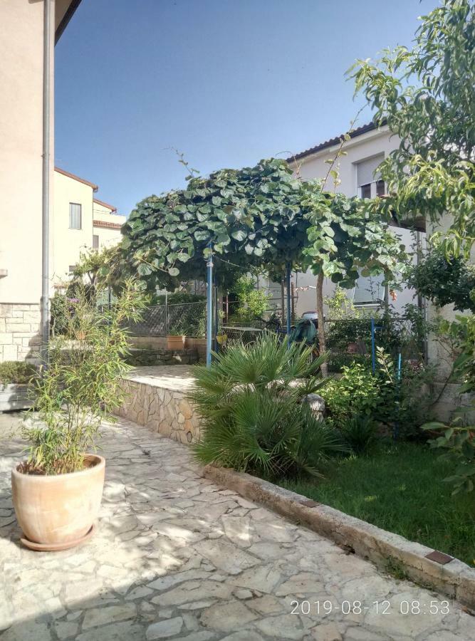 Apartman Vivian Pula Luaran gambar